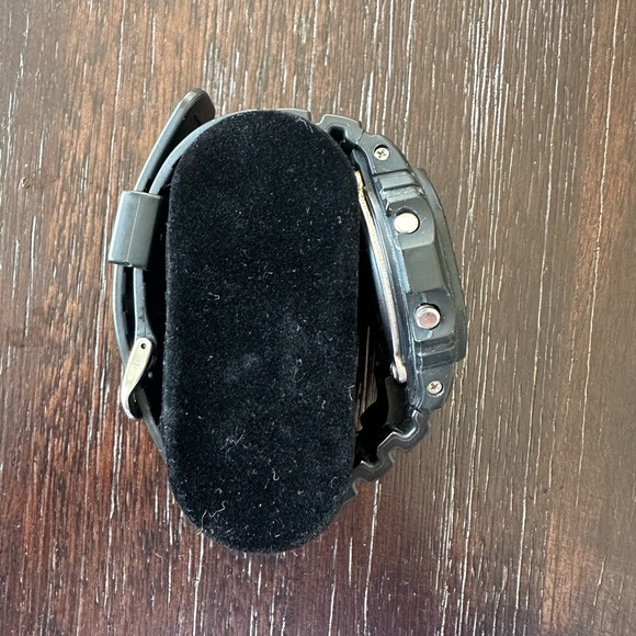 Casio Illuminator G-Shock 1545 DW 5600E Men’s Watch. Water resist 20BAR - Picture 3 of 5